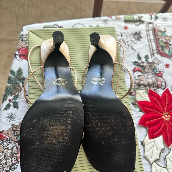 Gold sling back heels - Picture 3 of 4